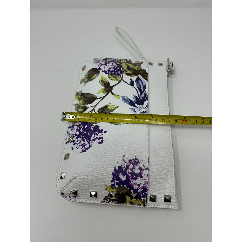 White House Black Market NWT White Purple Hydrangea Stud Wristlet Clutch Purse - Picture 8 of 8